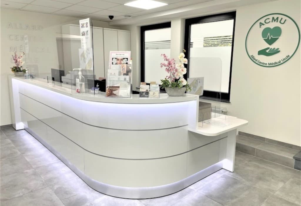 Accueil du centre médical ACMU - réception à Uccle